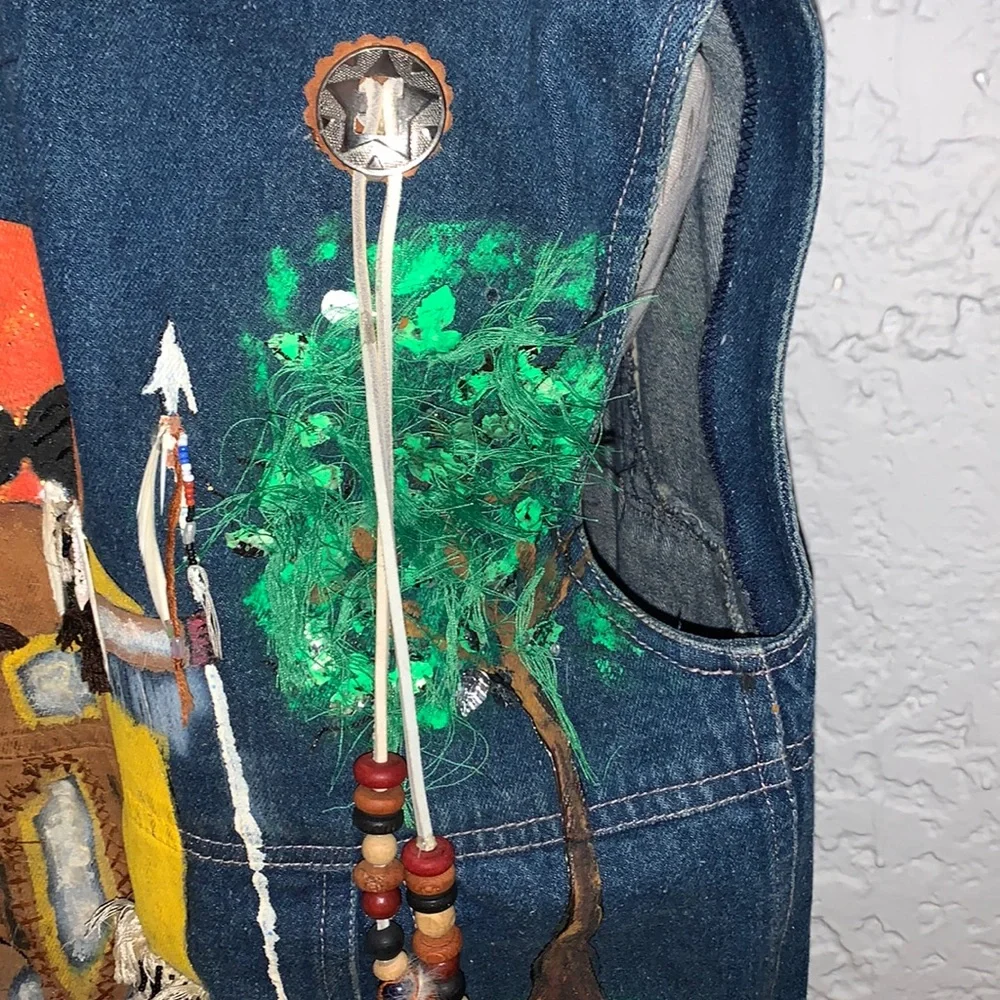 🌈Vintage 80’s Hand Painted Decorated Denim Vest - Picture 6 of 15